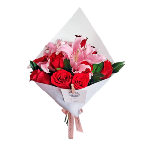 Ramo de 12 rosas y liliums